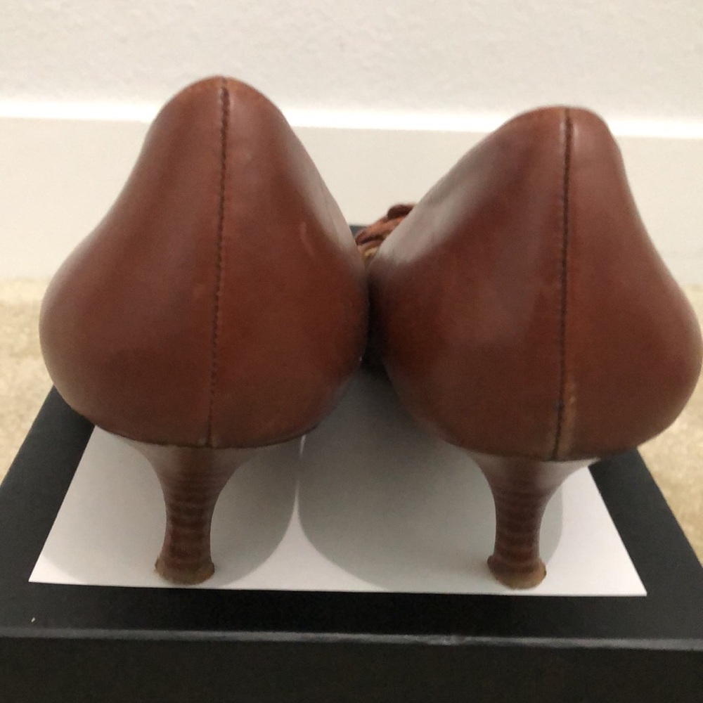 Oscar de la Renta Kitten Heels in Leather Cognac. GUC. Sz 10 - Picture 5 of 12